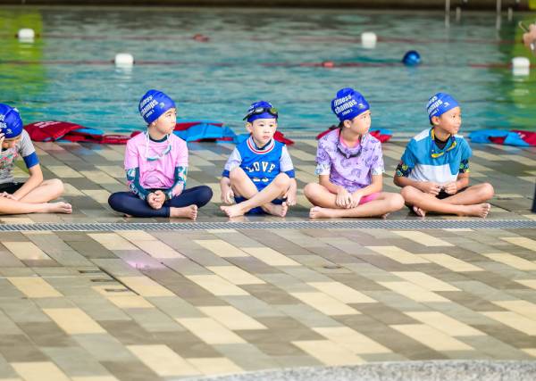 SwimSafer Programme vs Private Lessons: Which to Choose?